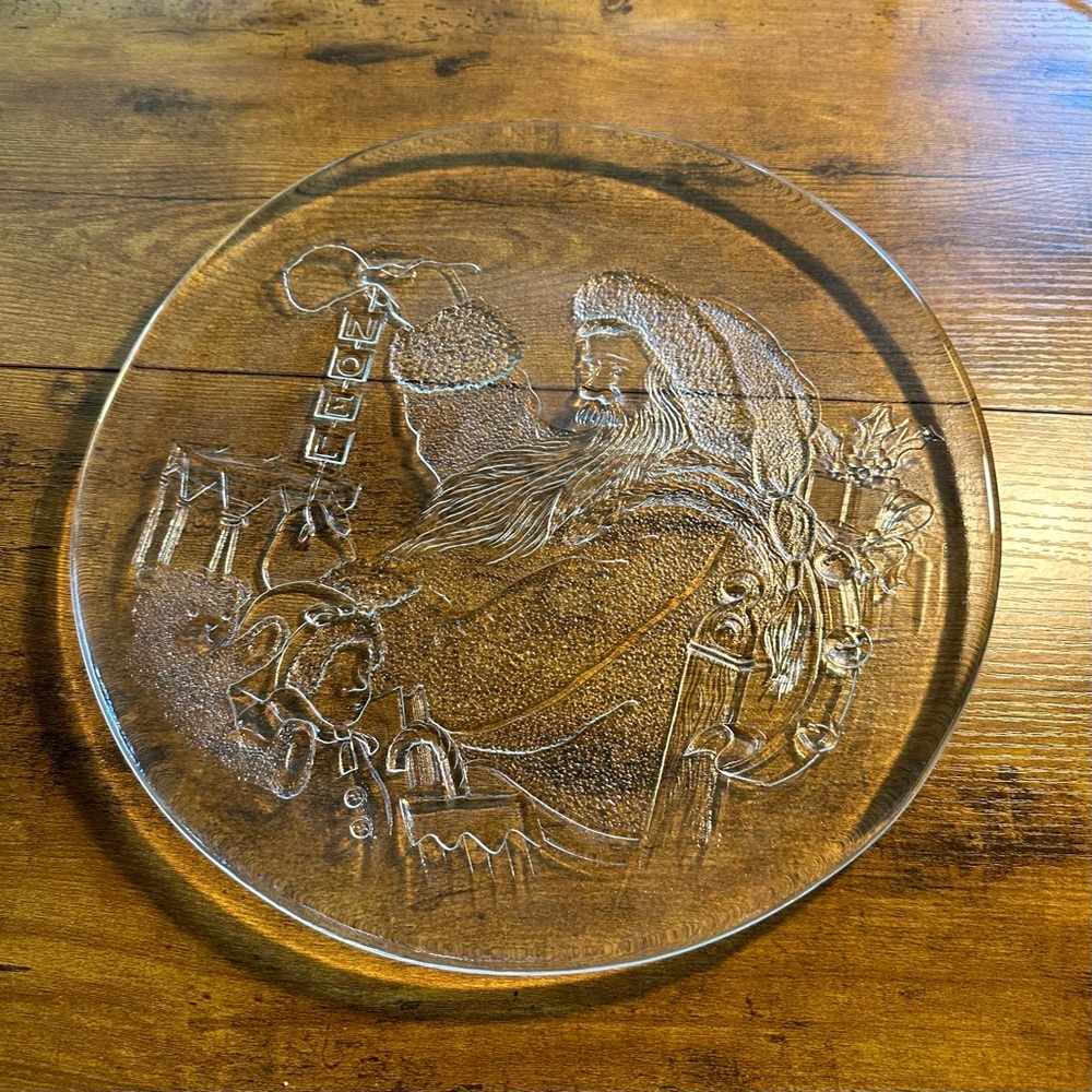 Noel Santa Claus Clear Glass Embossed 13" Round Serving Tray Platter